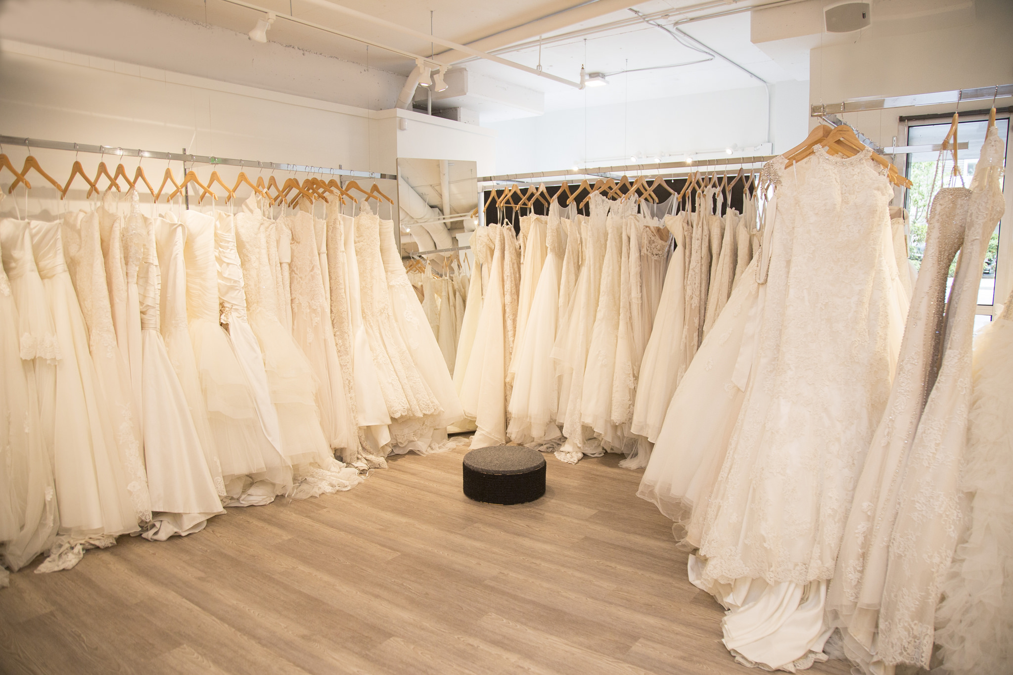 La Belle Elaine's Bridal Salon - Seattle Wedding Dresses